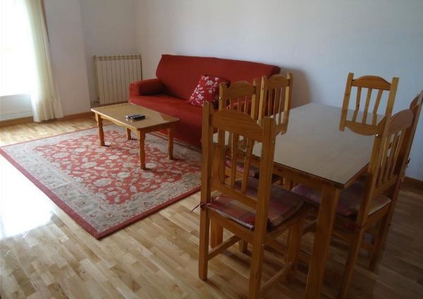 Sala d'estar de Pis de lloguer en Salamanca Capital amb Calefacció, Parquet i Moblat
