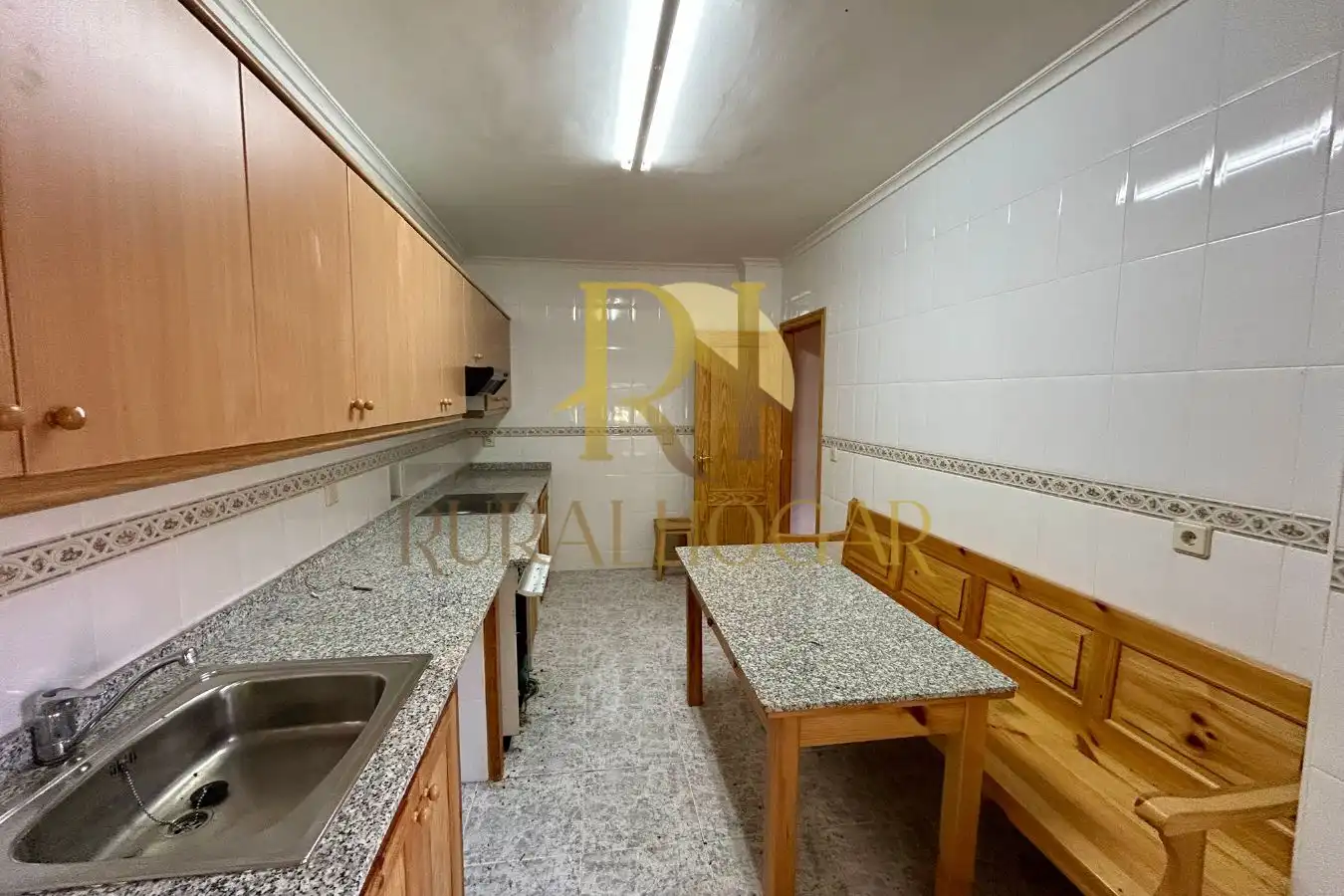 Cuina de Edifici en venda en Los Barrios de Luna 