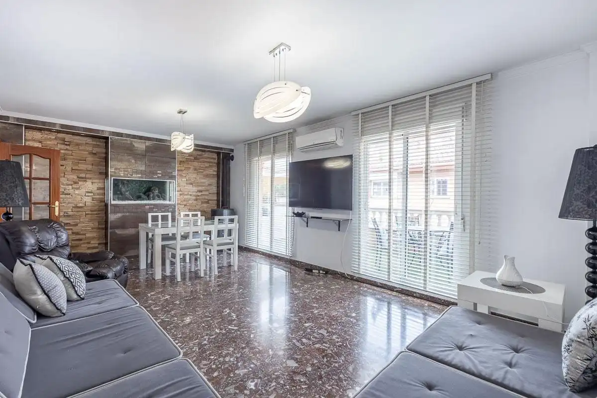 Wohnzimmer von Dachboden zur Miete in Maracena mit Terrasse und Möbliert