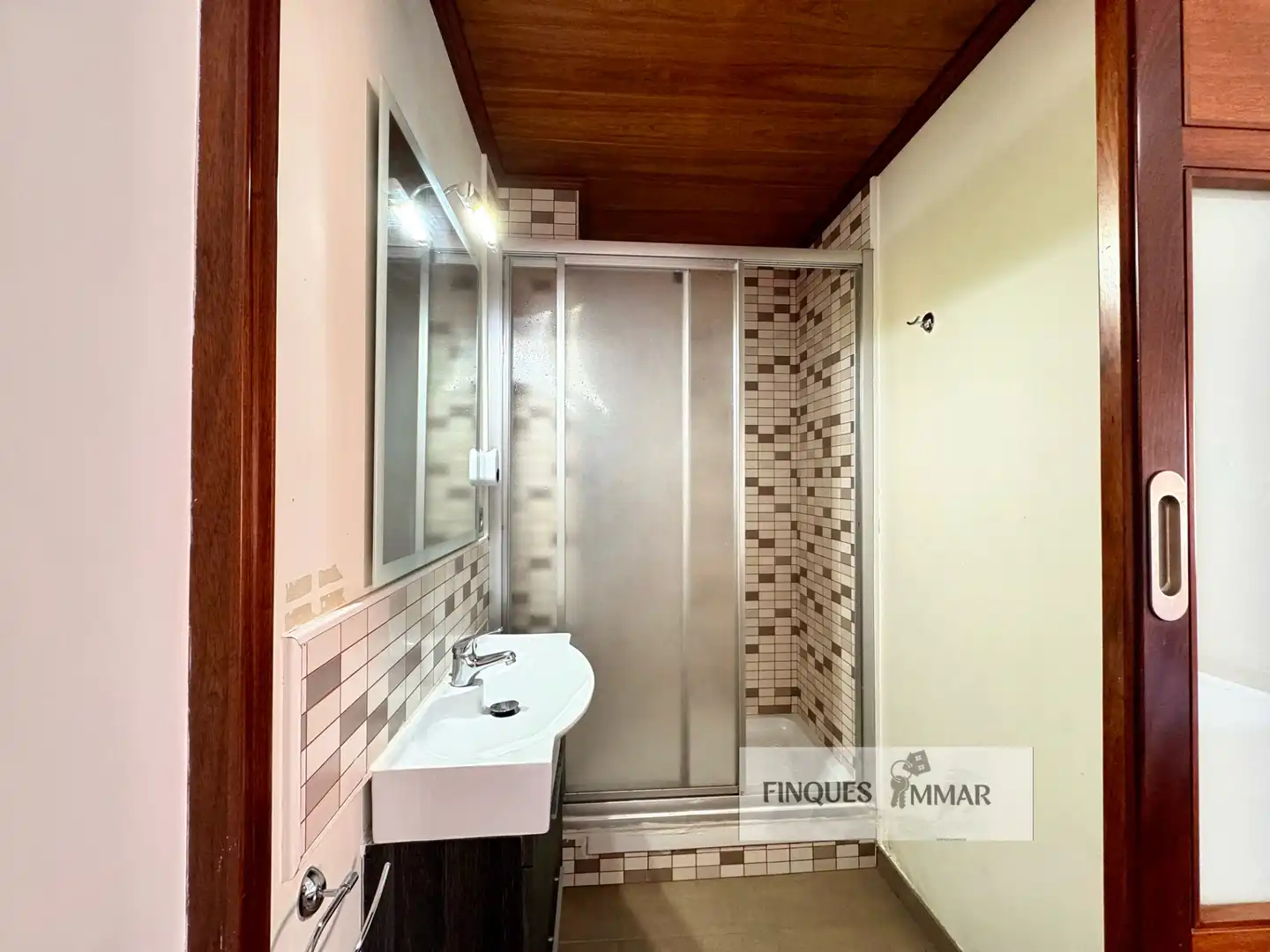 Piso en venta en Terrassa con Calefacción y Balcón