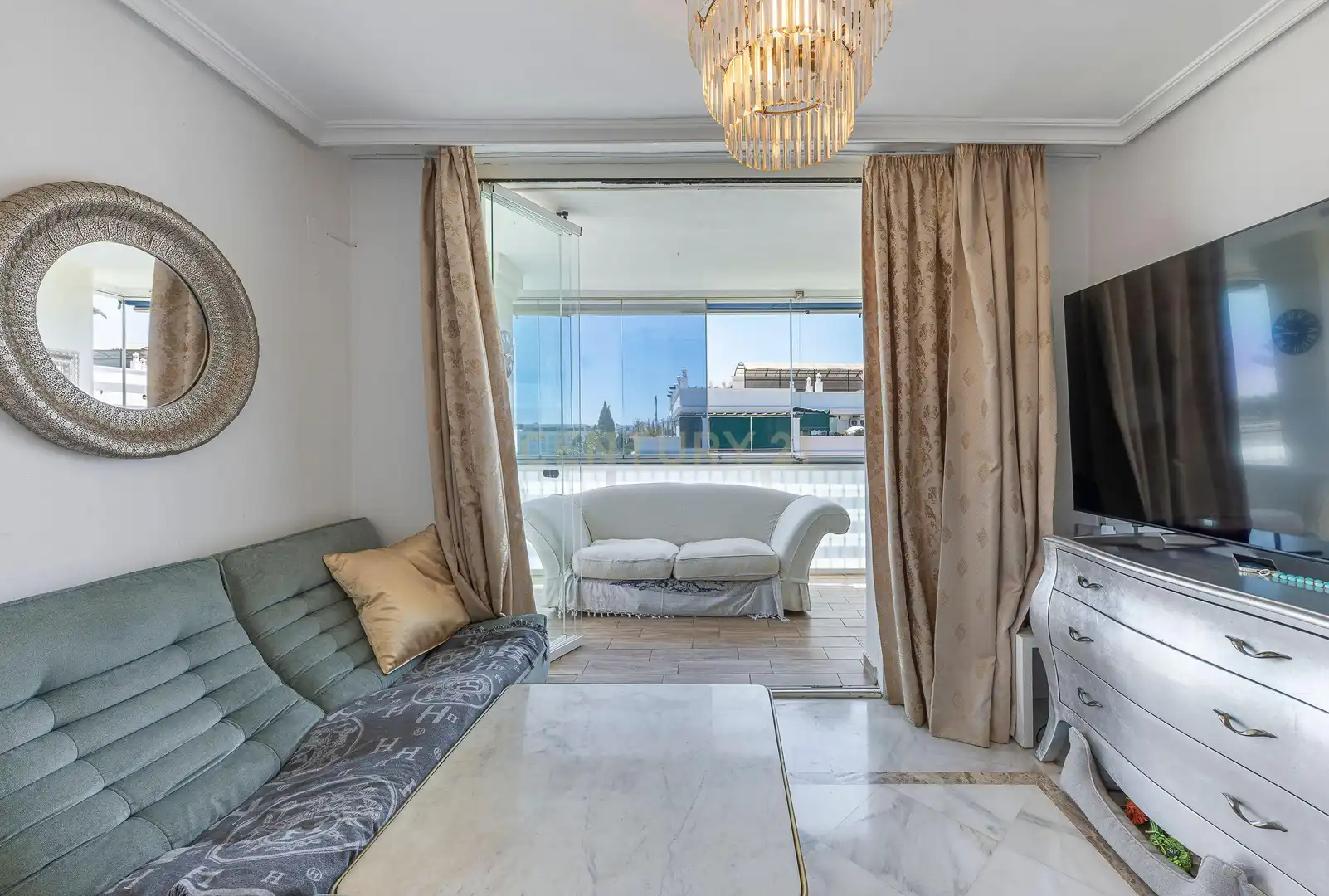 Sala de estar de Apartamento en venta en Marbella con Aire acondicionado, Trastero y Lavadora