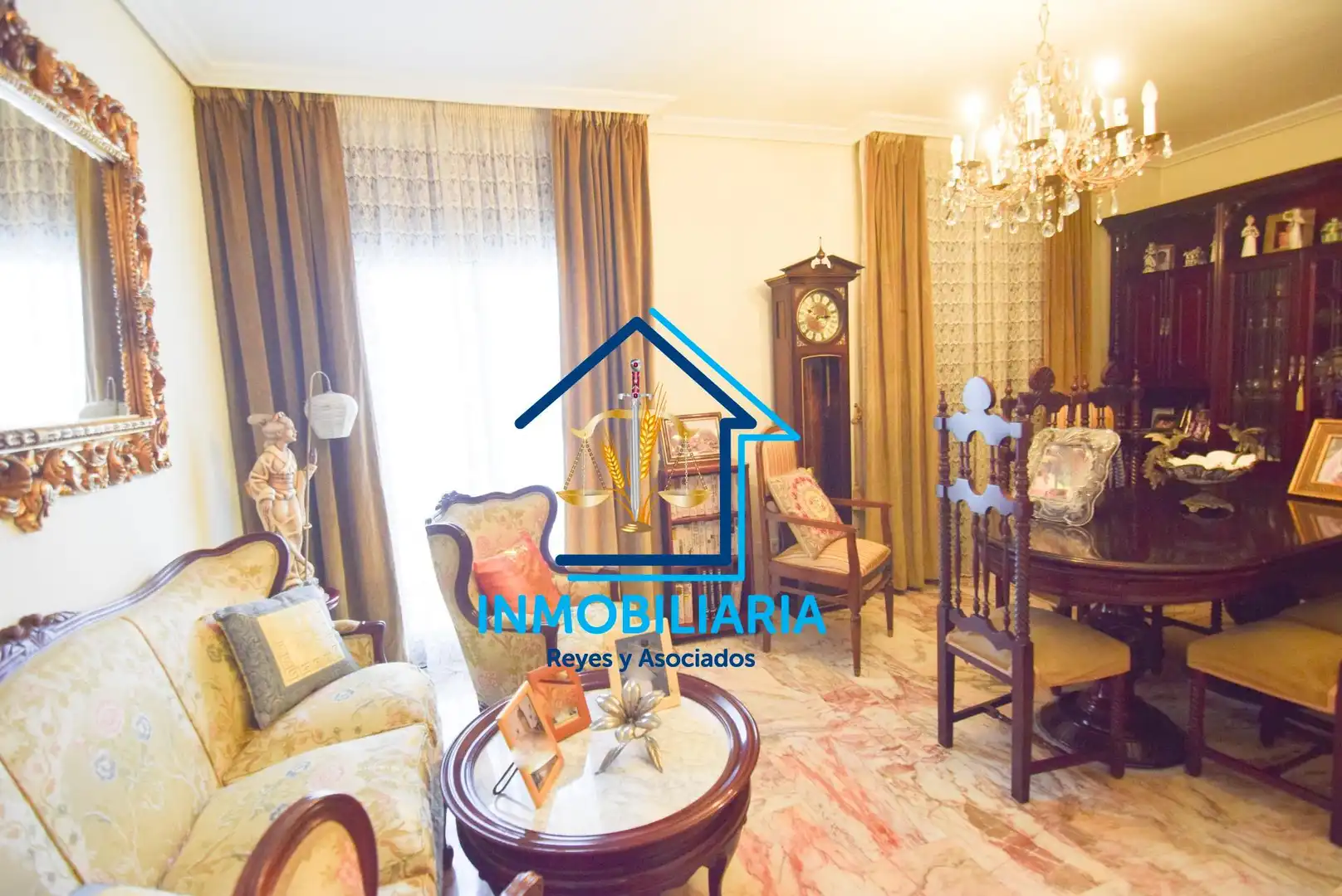 Sala d'estar de Casa o xalet en venda en Córdoba amb Aire condicionat