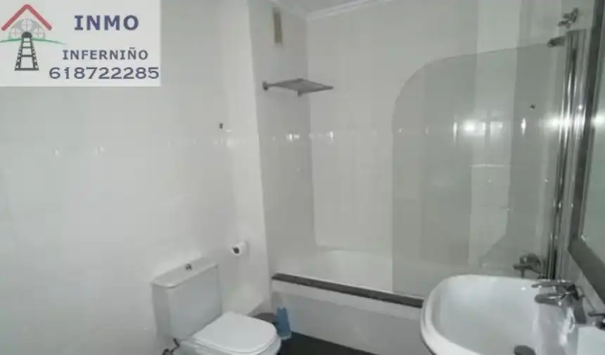 Baño de Piso de alquiler en Ferrol con Trastero, Horno y Lavadora