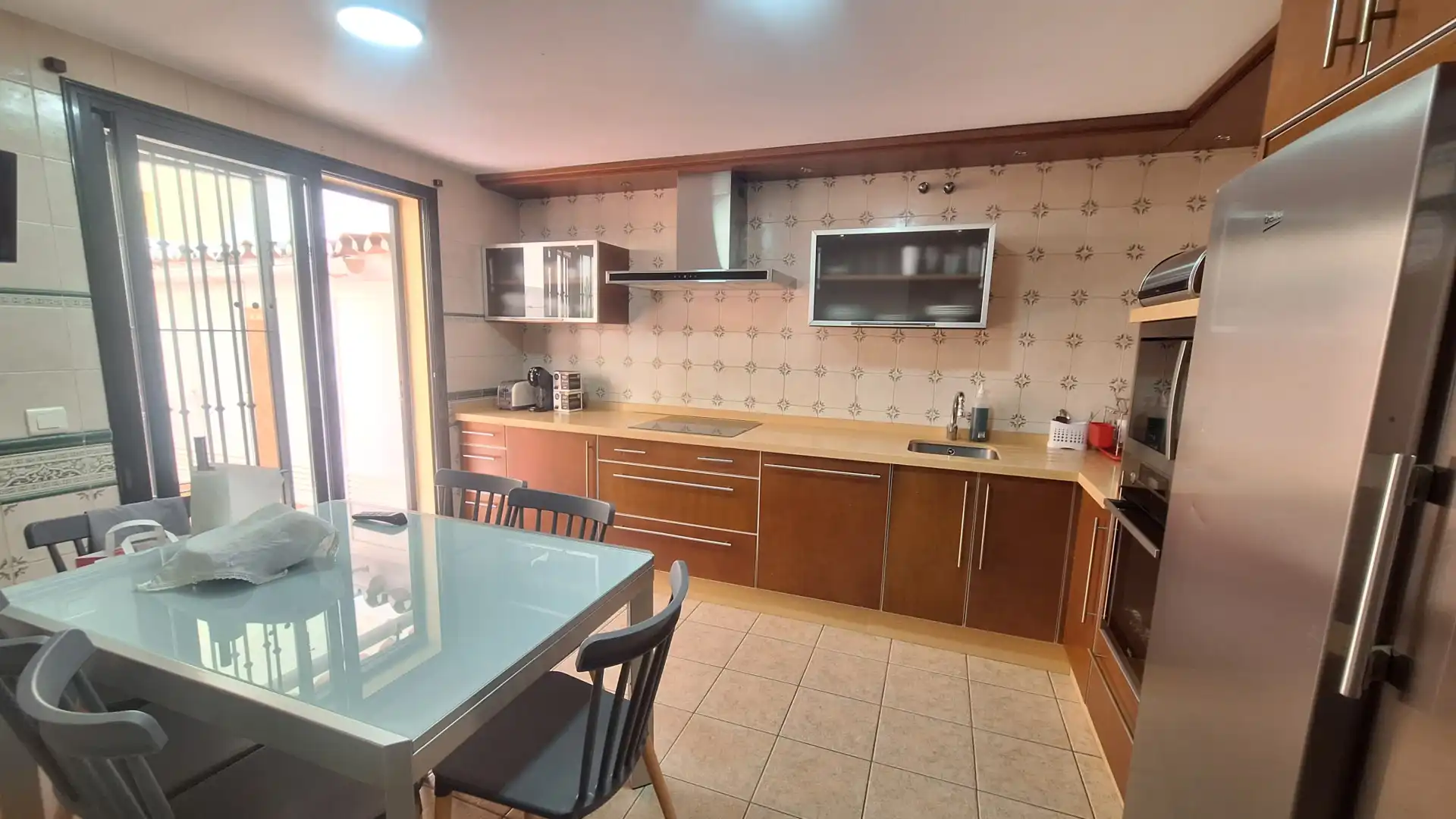 Cuina de Casa adosada en venda en Estepona amb Terrassa