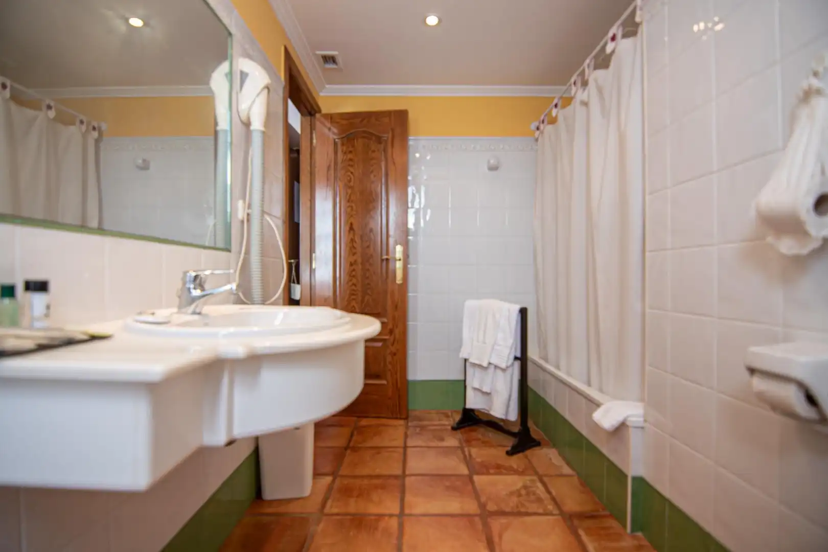 Badezimmer von Gebäude zum Verkauf in Cuntis