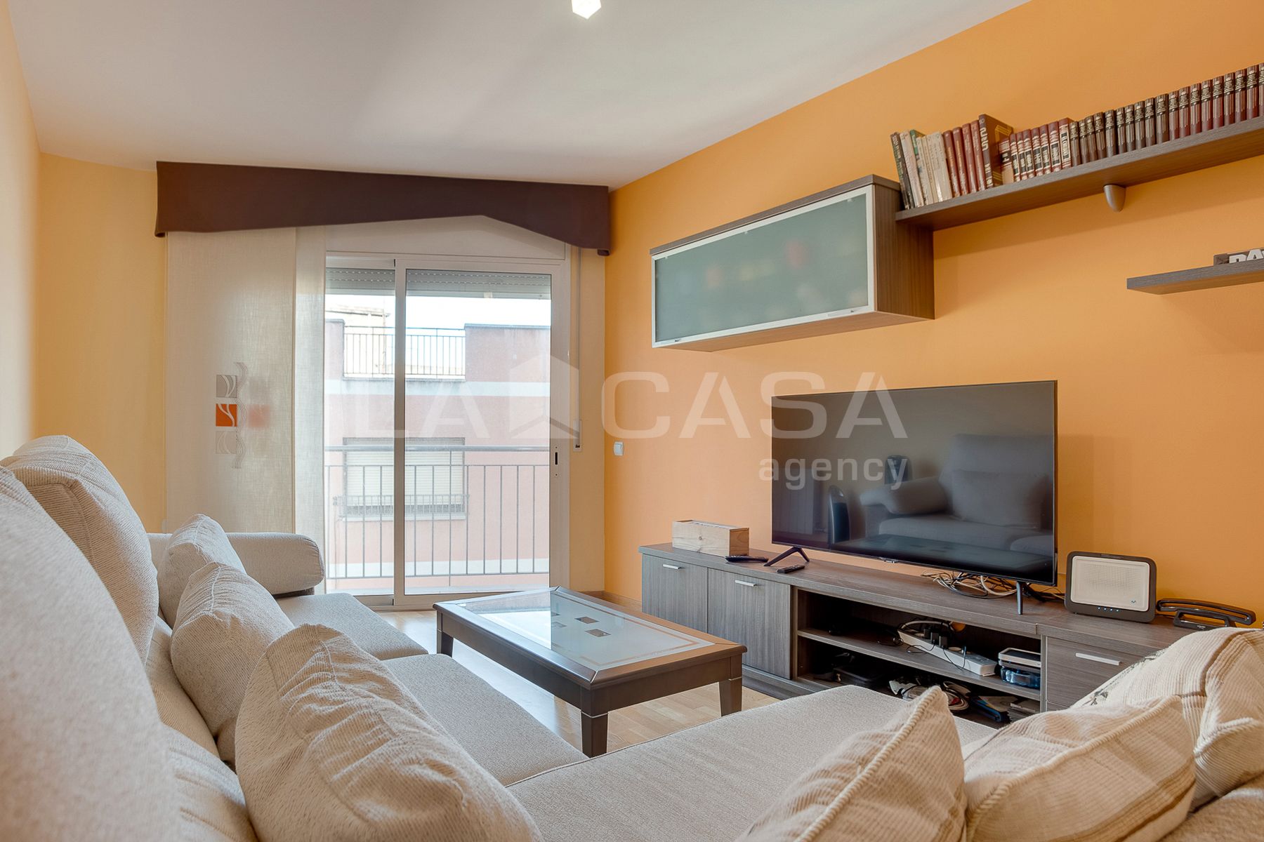 Sala de estar de Piso en venta en Santa Coloma de Gramenet con Calefacción, Terraza y Trastero