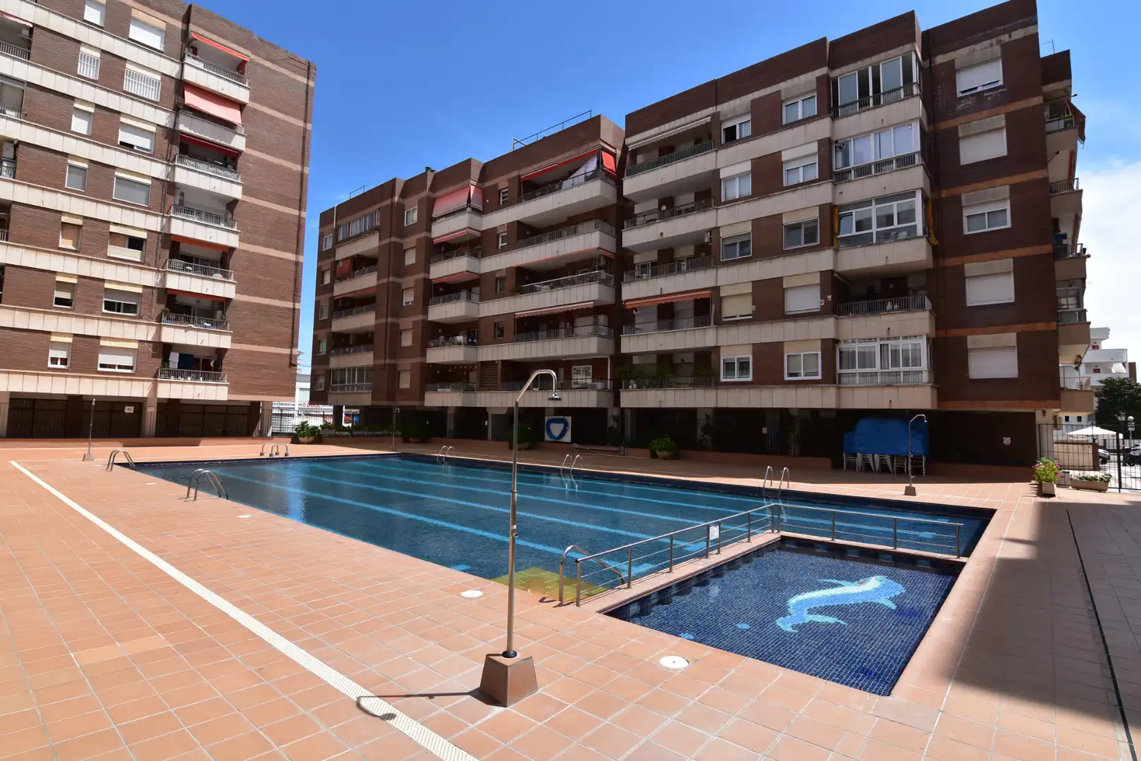 Schwimmbecken von Wohnung zum Verkauf in Calella mit Klimaanlage, Heizung und Gemeinschaftspool