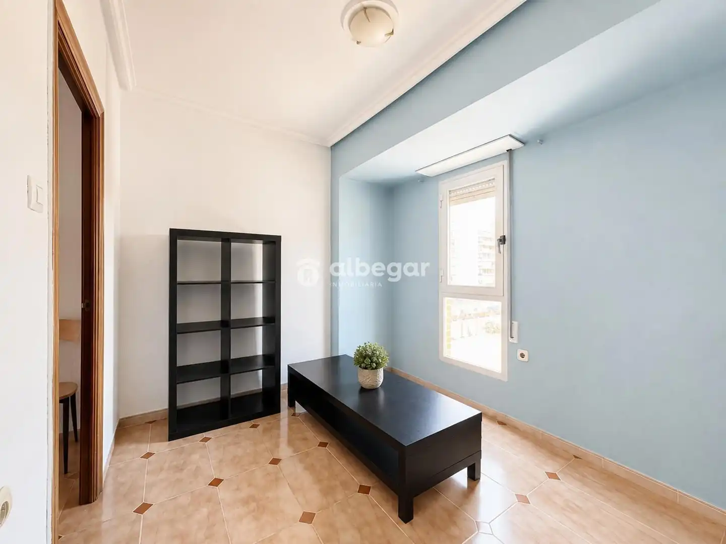 Habitación de Piso en venta en Valencia con Terraza, Trastero y Horno
