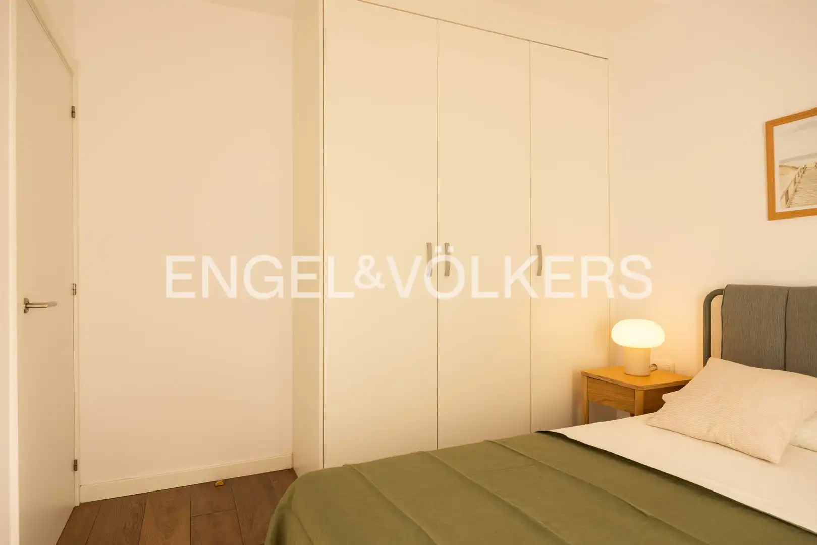 Schlafzimmer von Erdgeschoss zum Verkauf in Barcelona mit Klimaanlage, Heizung und Parkett