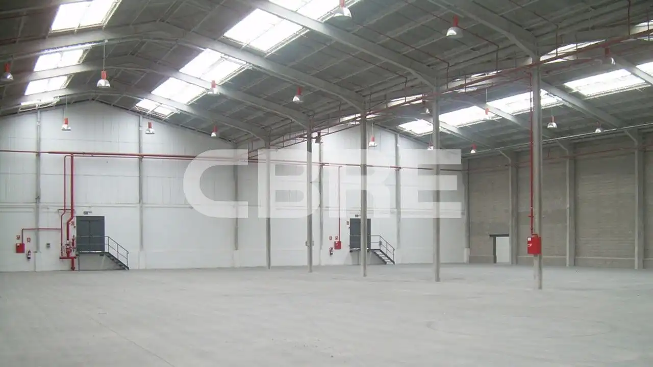 Industrial building to rent in Avenida de la Industria 22, imagen 2