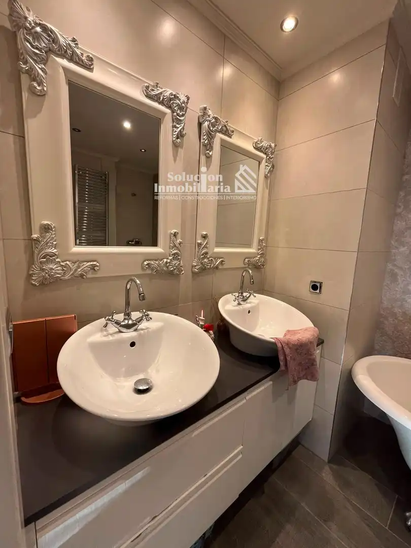 Badezimmer von Dachboden zum Verkauf in Salamanca mit Klimaanlage, Heizung und Terrasse