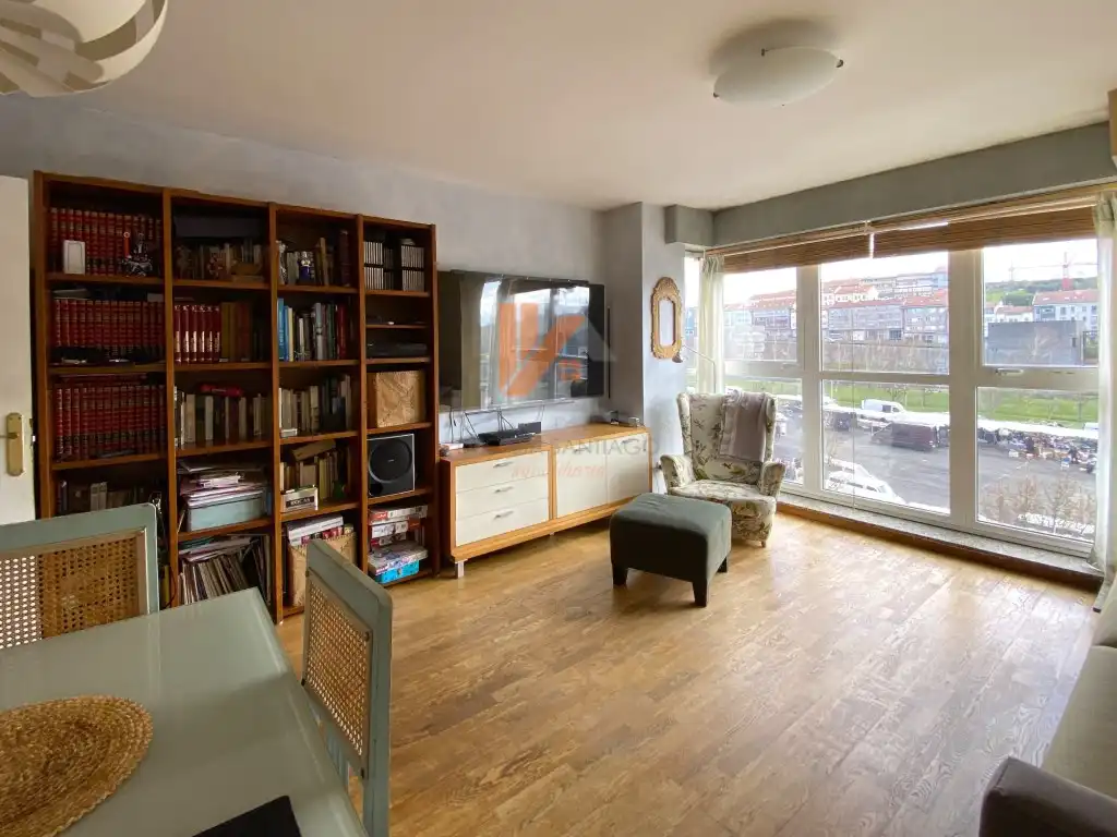 Sala de estar de Piso en venta en Santiago de Compostela  con Horno