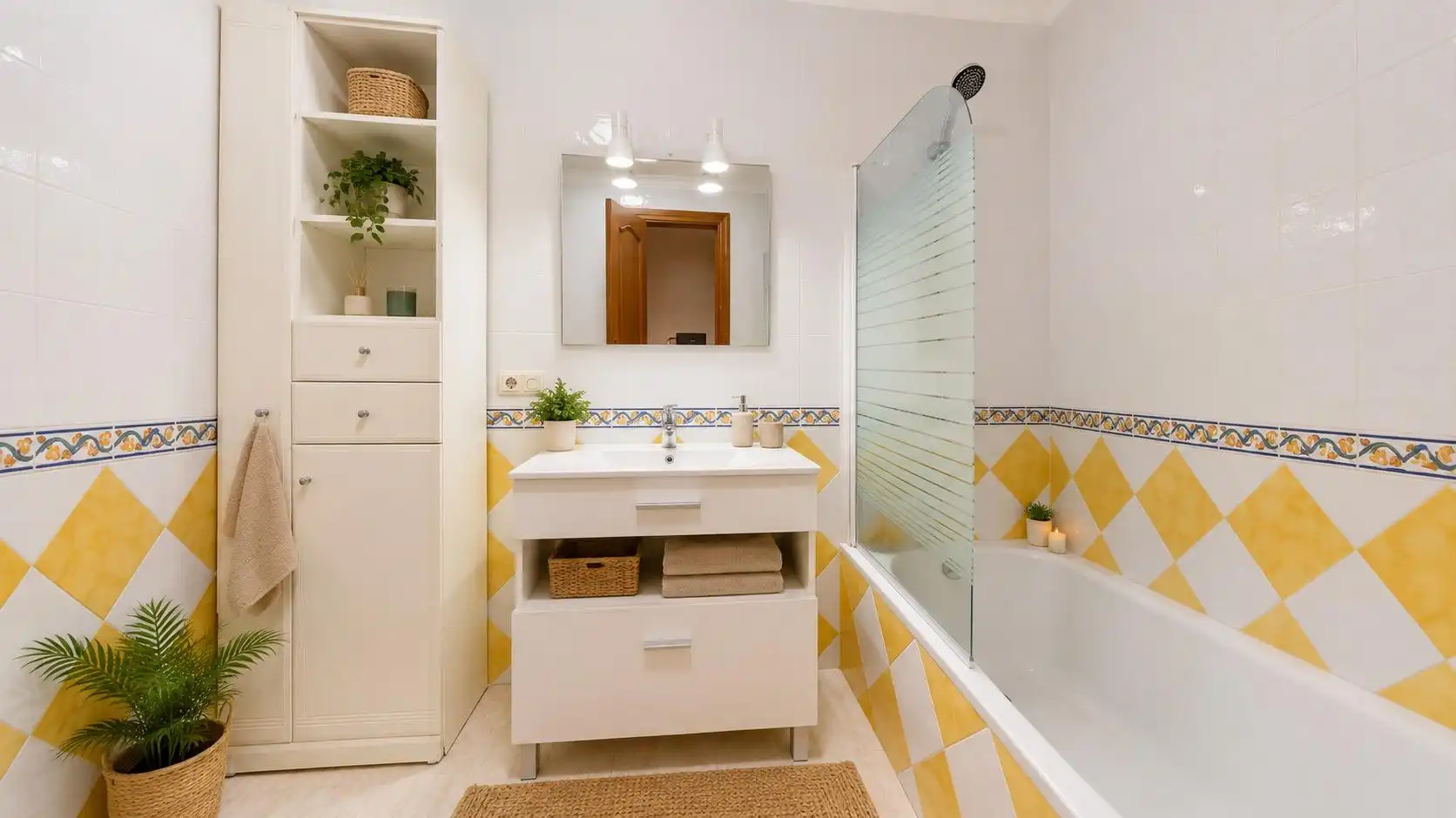 Bany de Casa o xalet en venda en Roquetas de Mar amb Aire condicionat, Jardí privat i Terrassa