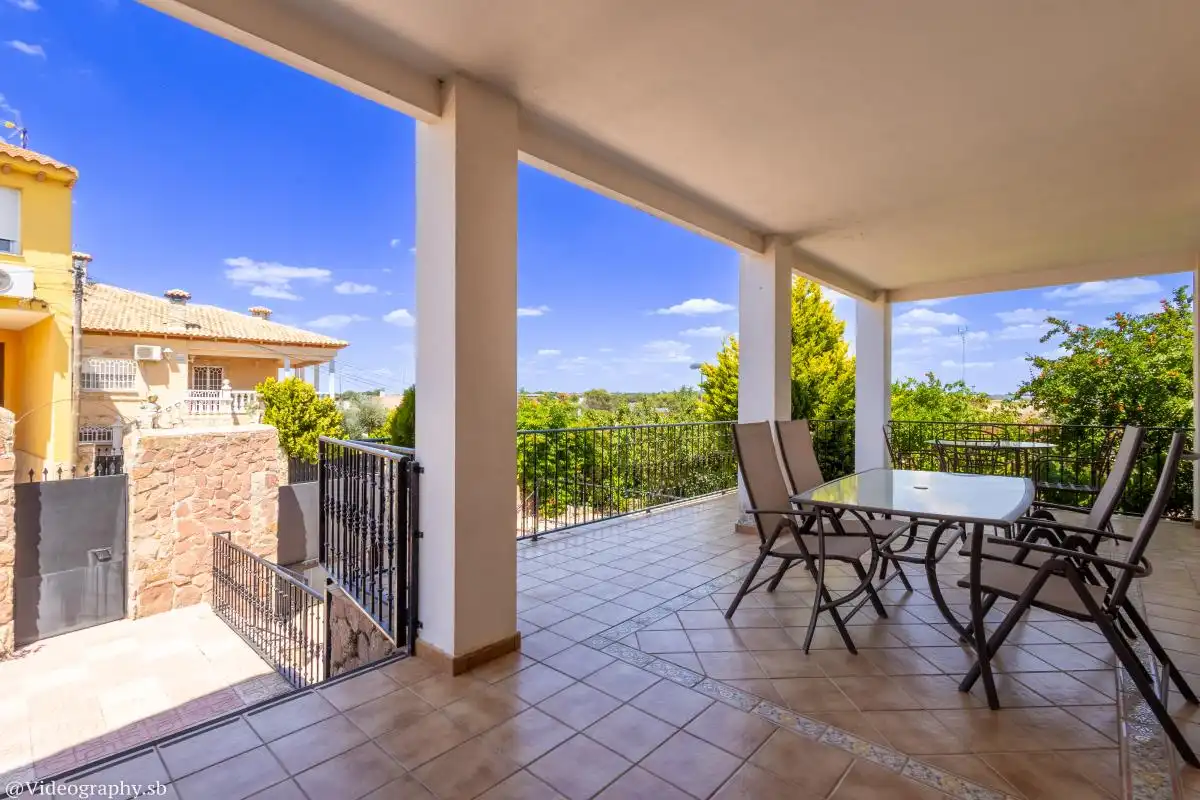 Terrasse von Haus oder Chalet zum Verkauf in Mondéjar mit Heizung, Schwimmbad und Möbliert
