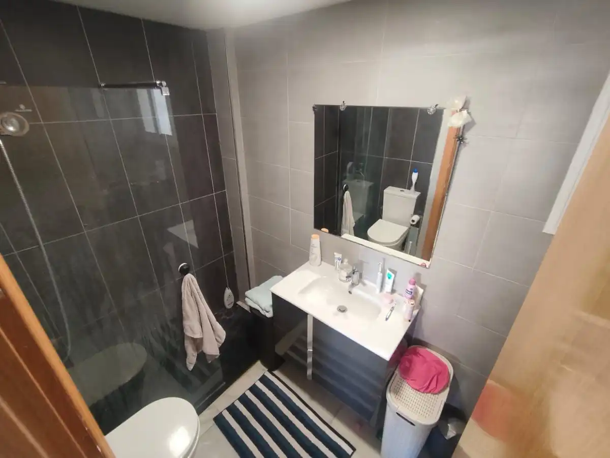 Badezimmer von Erdgeschoss zum Verkauf in Benalmádena mit Klimaanlage, Heizung und Terrasse