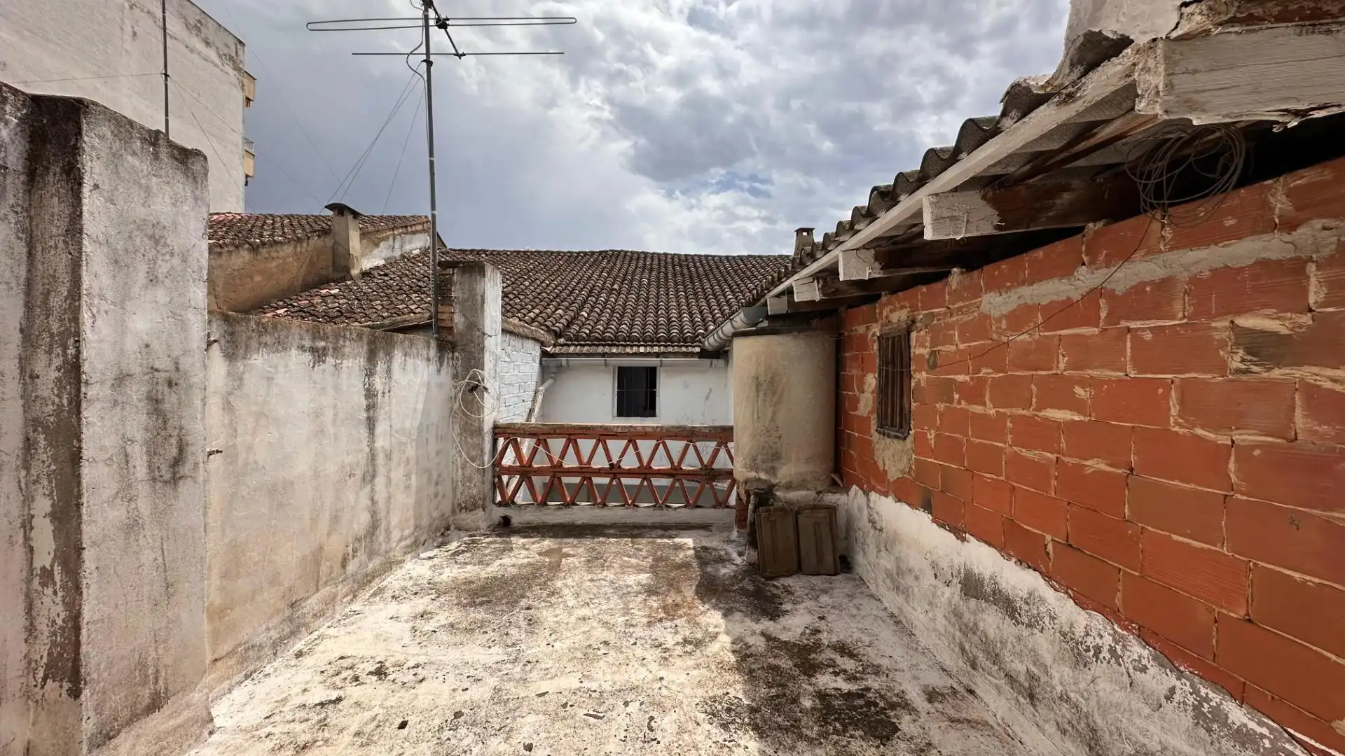 Exterior view of Houses for sale in Carlet  with Terrace and Balcony