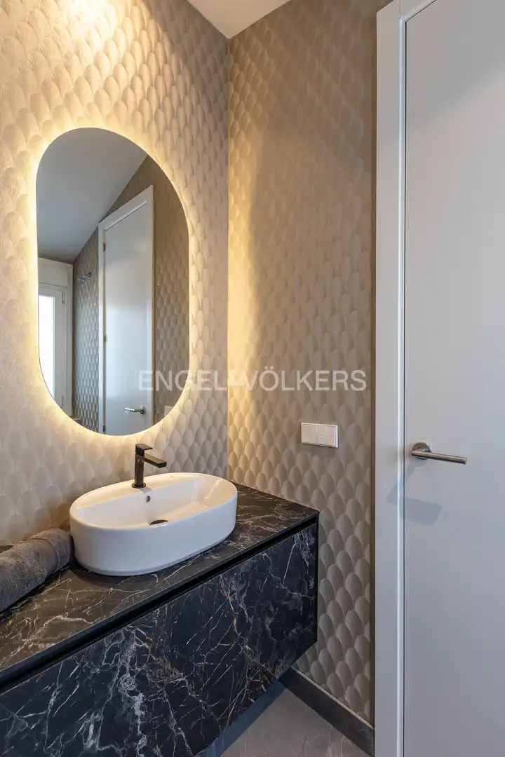 Bathroom of Attic for sale in Madrid  with Air Conditioner, Heating and Parquet flooring