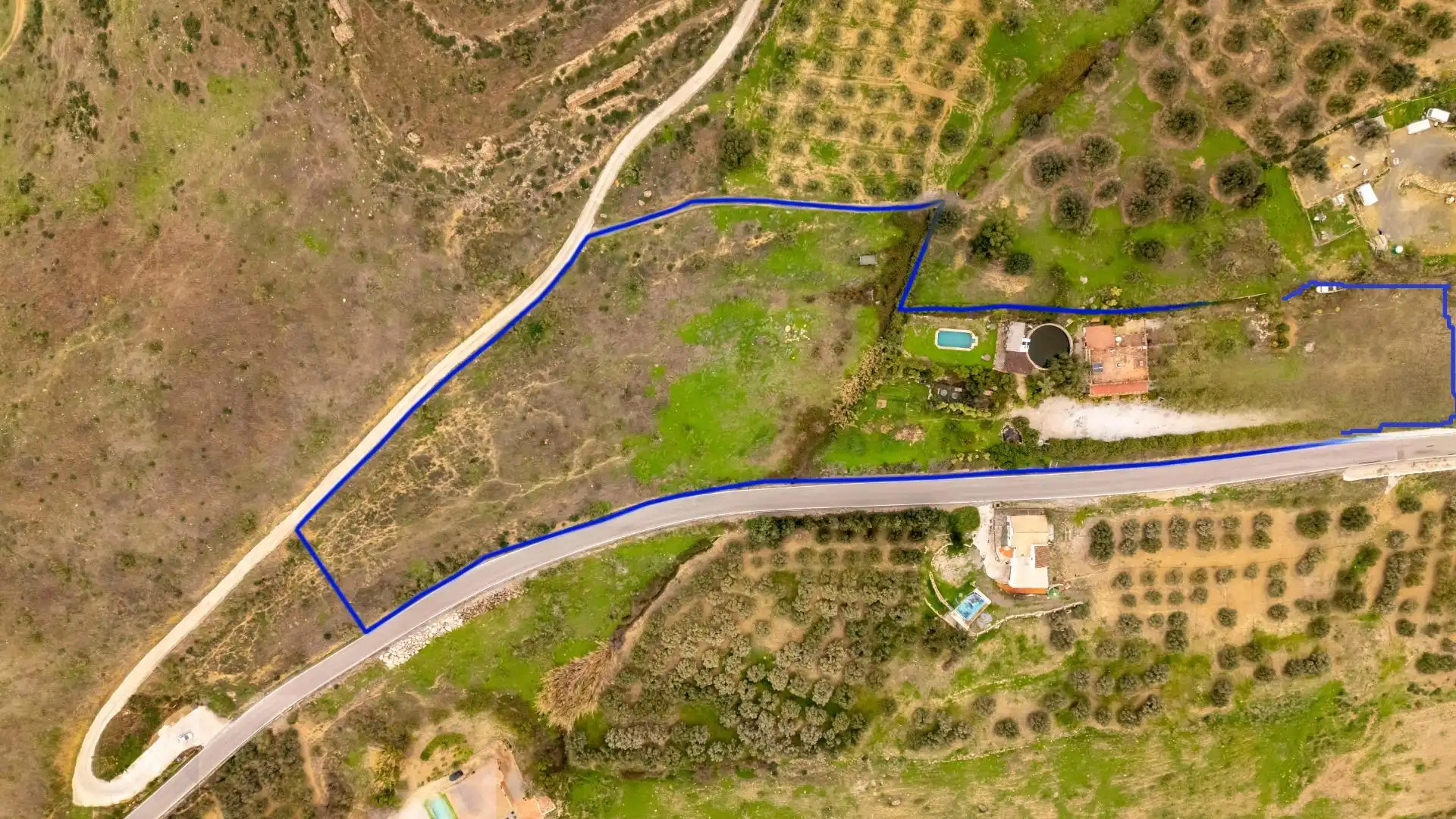 Finca rústica en venta en Alcaucín con Jardín privado, Terraza y Piscina
