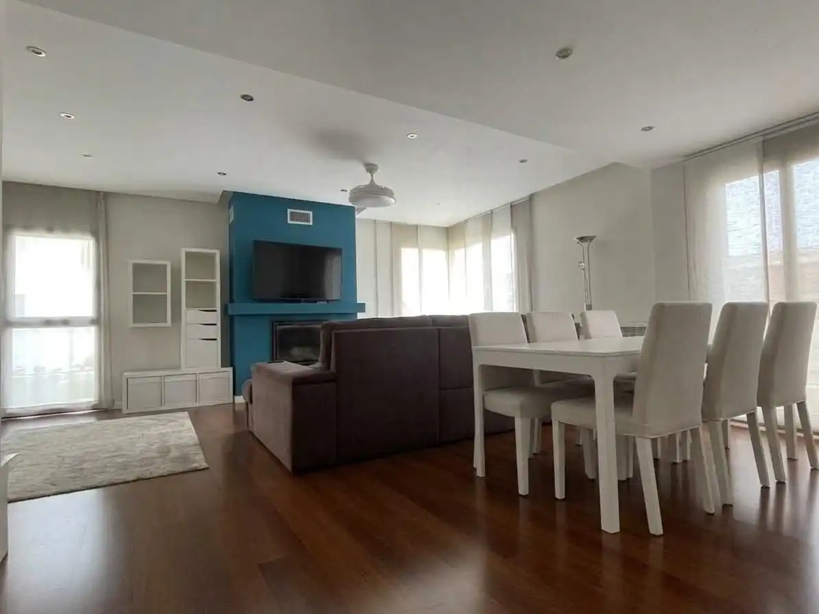 Sala d'estar de Casa o xalet en venda en Albolote amb Aire condicionat, Terrassa i Piscina
