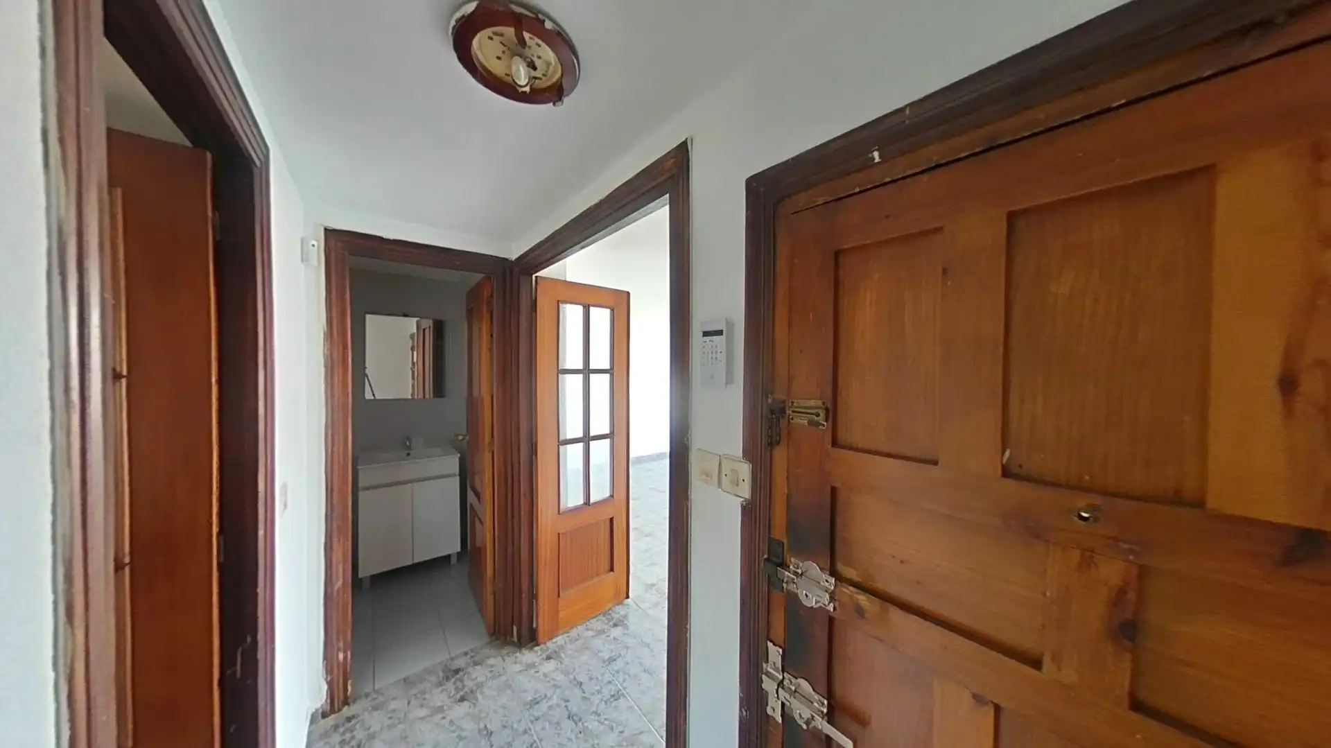 Wohnung zum Verkauf in Almería mit Klimaanlage und Ofen