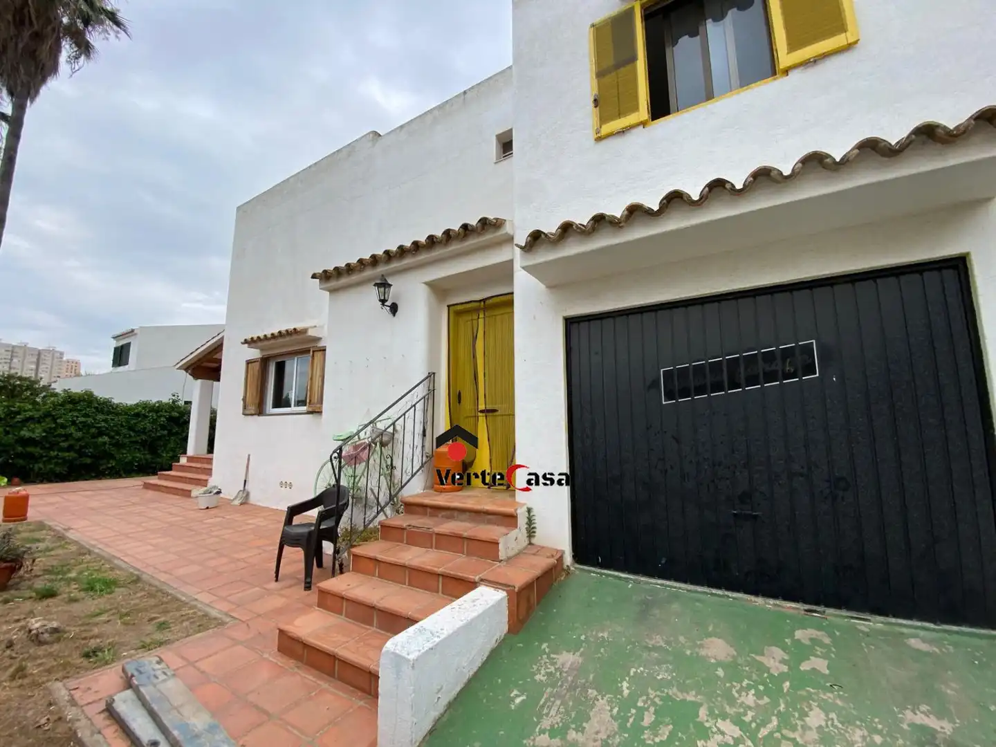Vista exterior de Casa o xalet en venda en El Puig de Santa Maria amb Terrassa, Traster i Piscina comunitària