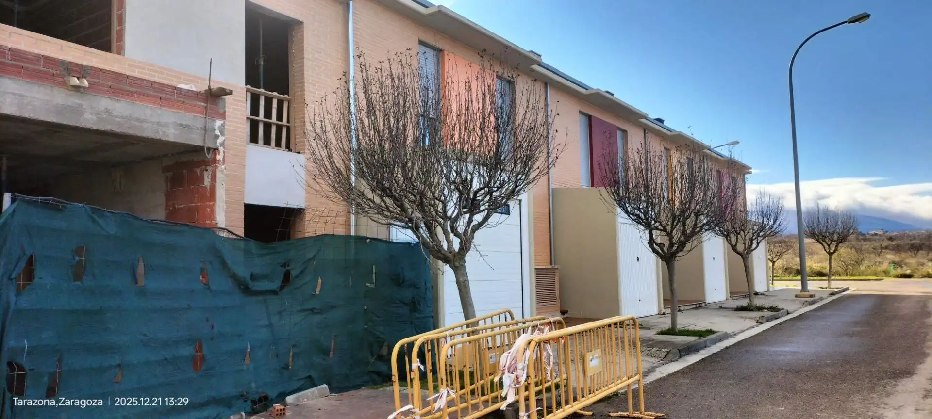 Vista exterior de Casa adosada en venda en Tarazona amb Calefacció i Jardí privat