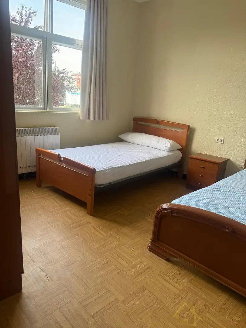 Habitación de Piso en venta en Lugo con Calefacción, Terraza y Trastero