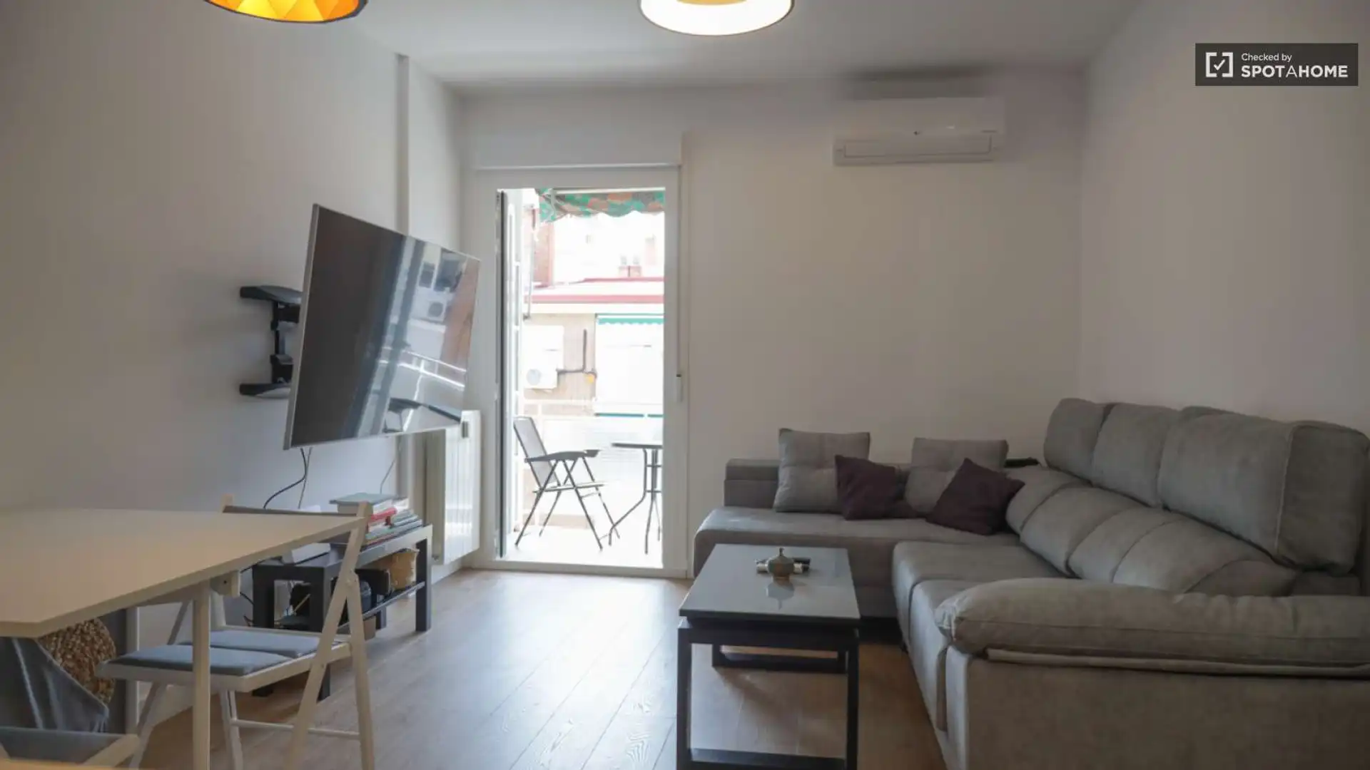 Wohnzimmer von Wohnungen zur untervermieten in  Madrid Capital mit Klimaanlage, Terrasse und Möbliert