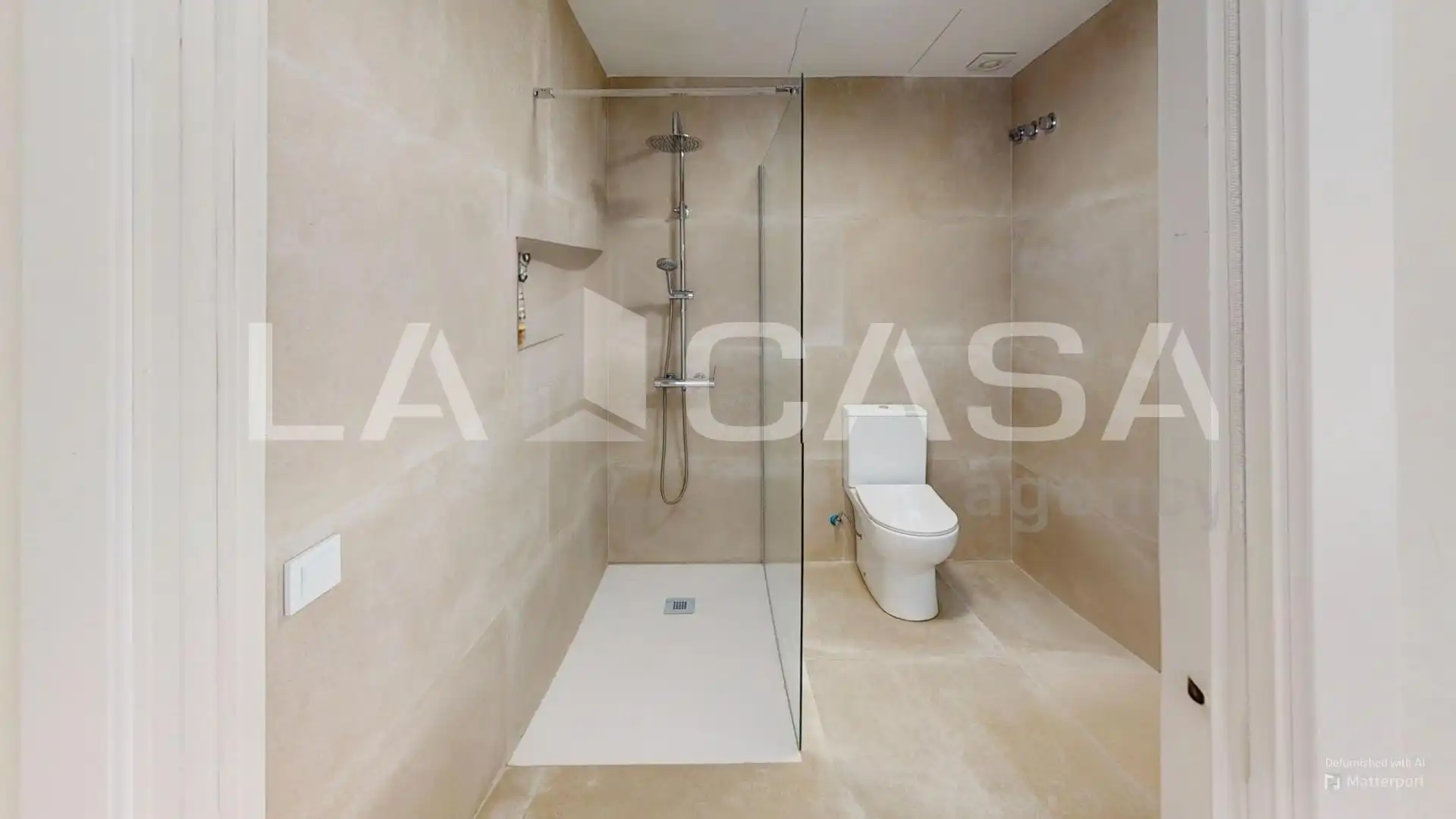 Badezimmer von Erdgeschoss zum Verkauf in Valencia mit Klimaanlage, Heizung und Möbliert