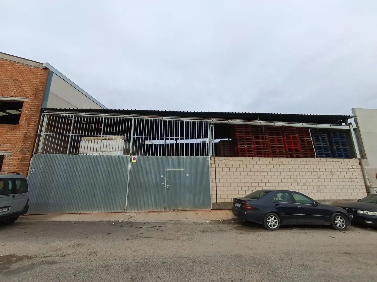 Vista exterior de Nave industrial en venta en Villaconejos
