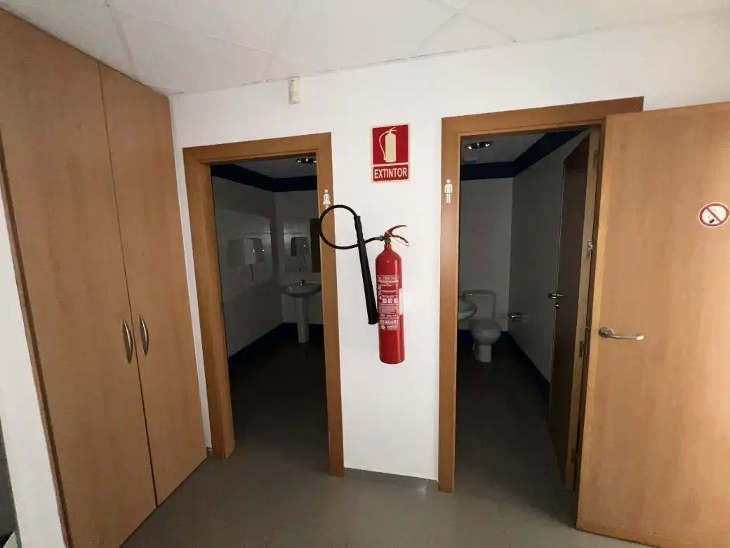 Geschaftsraum zum Verkauf in Camino ANCHO (BE), Belicena