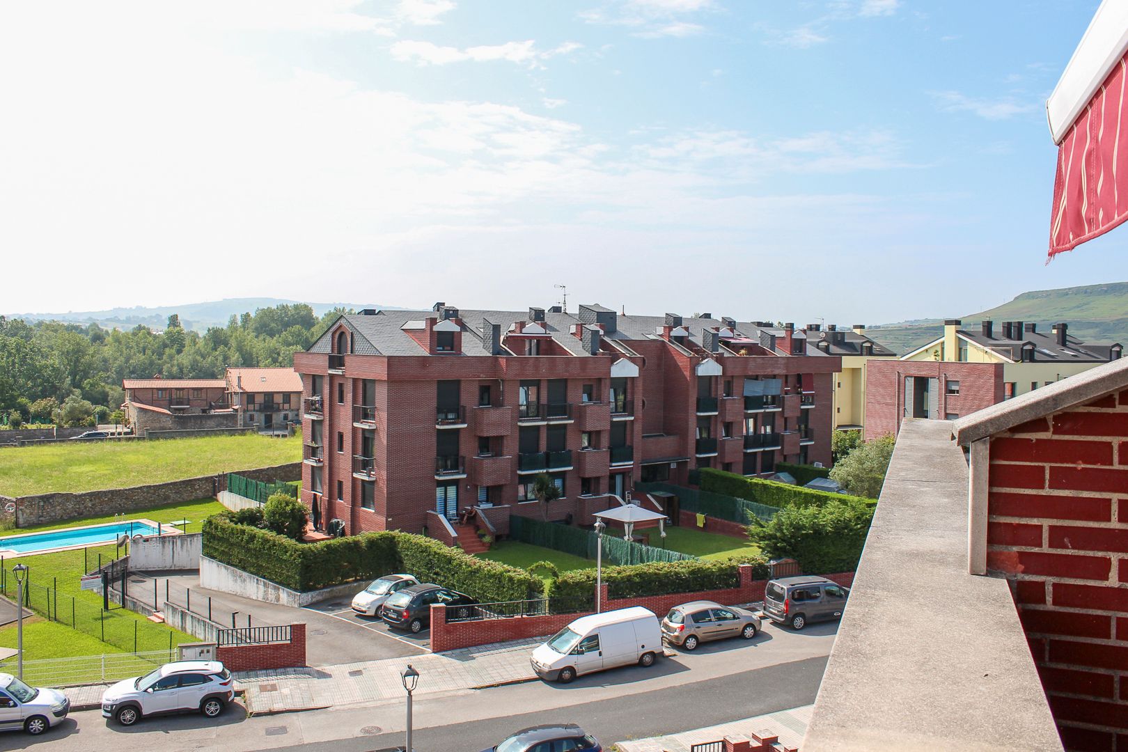 Vista exterior de Àtic en venda en Polanco amb Calefacció, Parquet i Terrassa