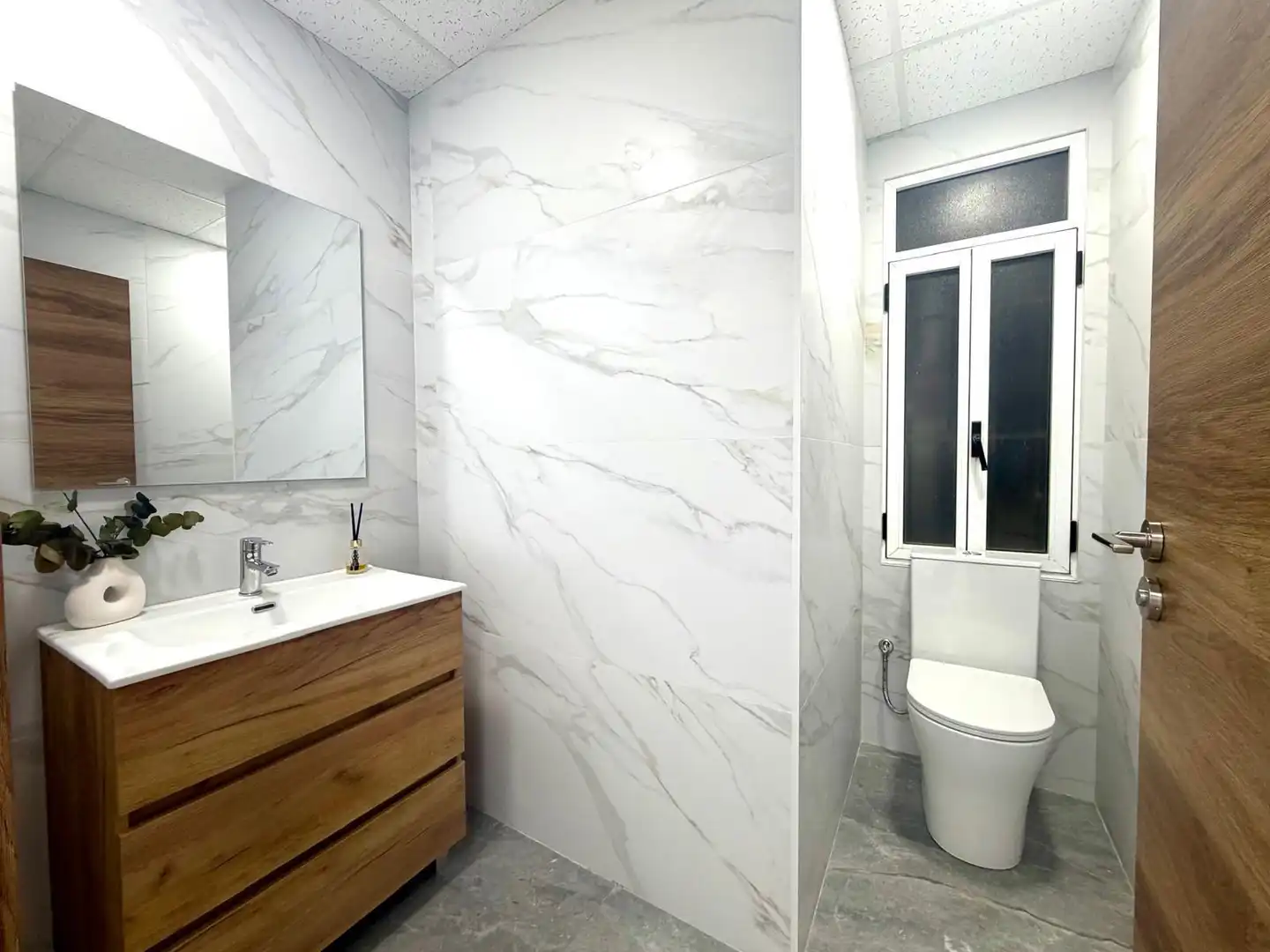 Baño de Oficina de alquiler en Valencia con Aire acondicionado y Amueblado
