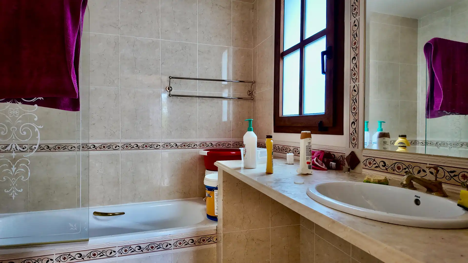 Bathroom of Houses for sale in Estepona  with Private garden, Terrace and Storage room