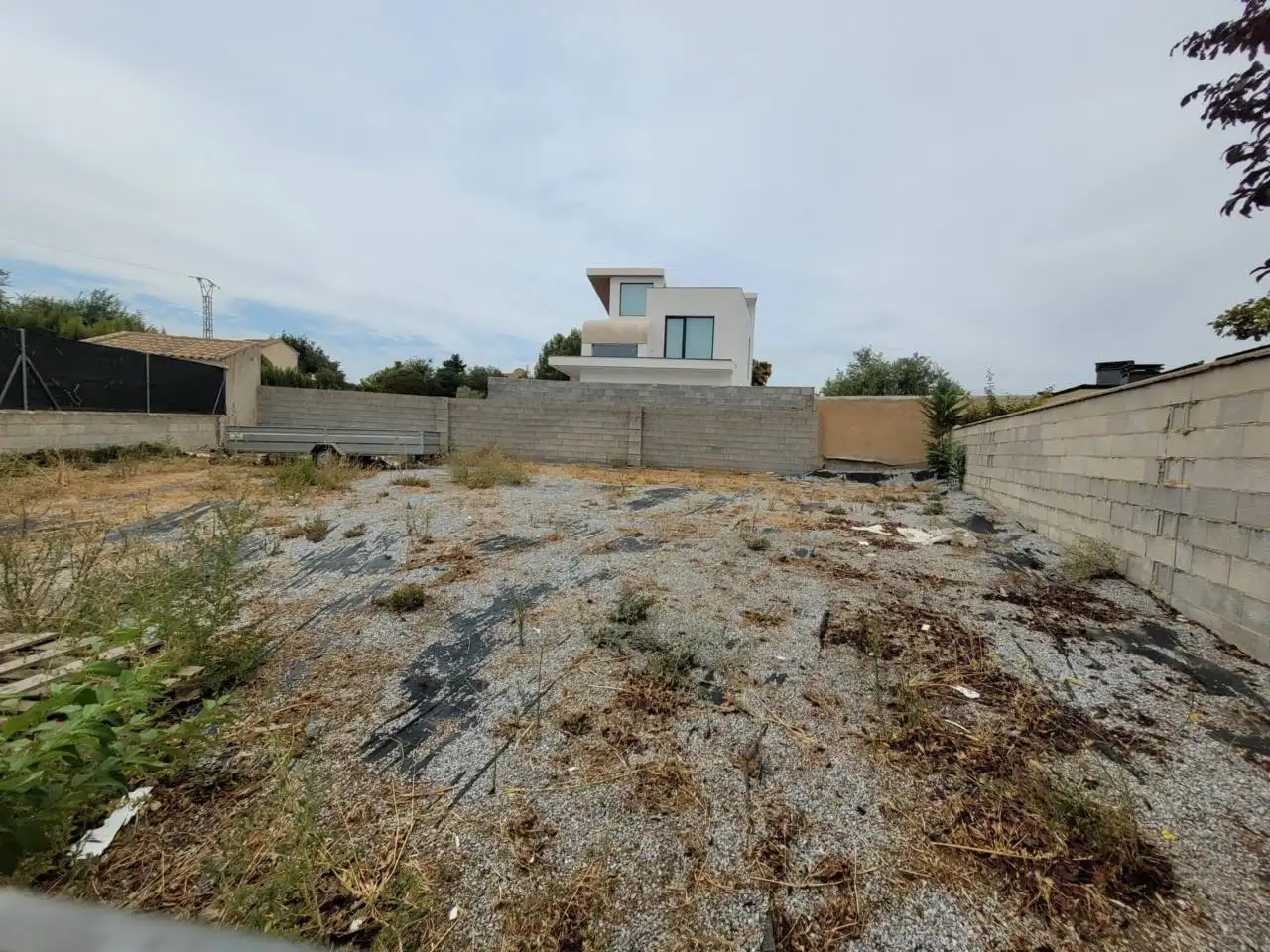 Terreni e lotti in vendita a Baza