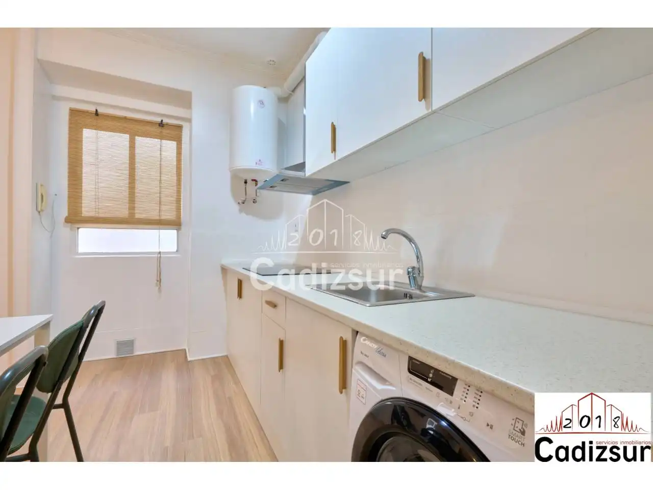 Cocina de Piso en venta en Cádiz con Trastero y Amueblado