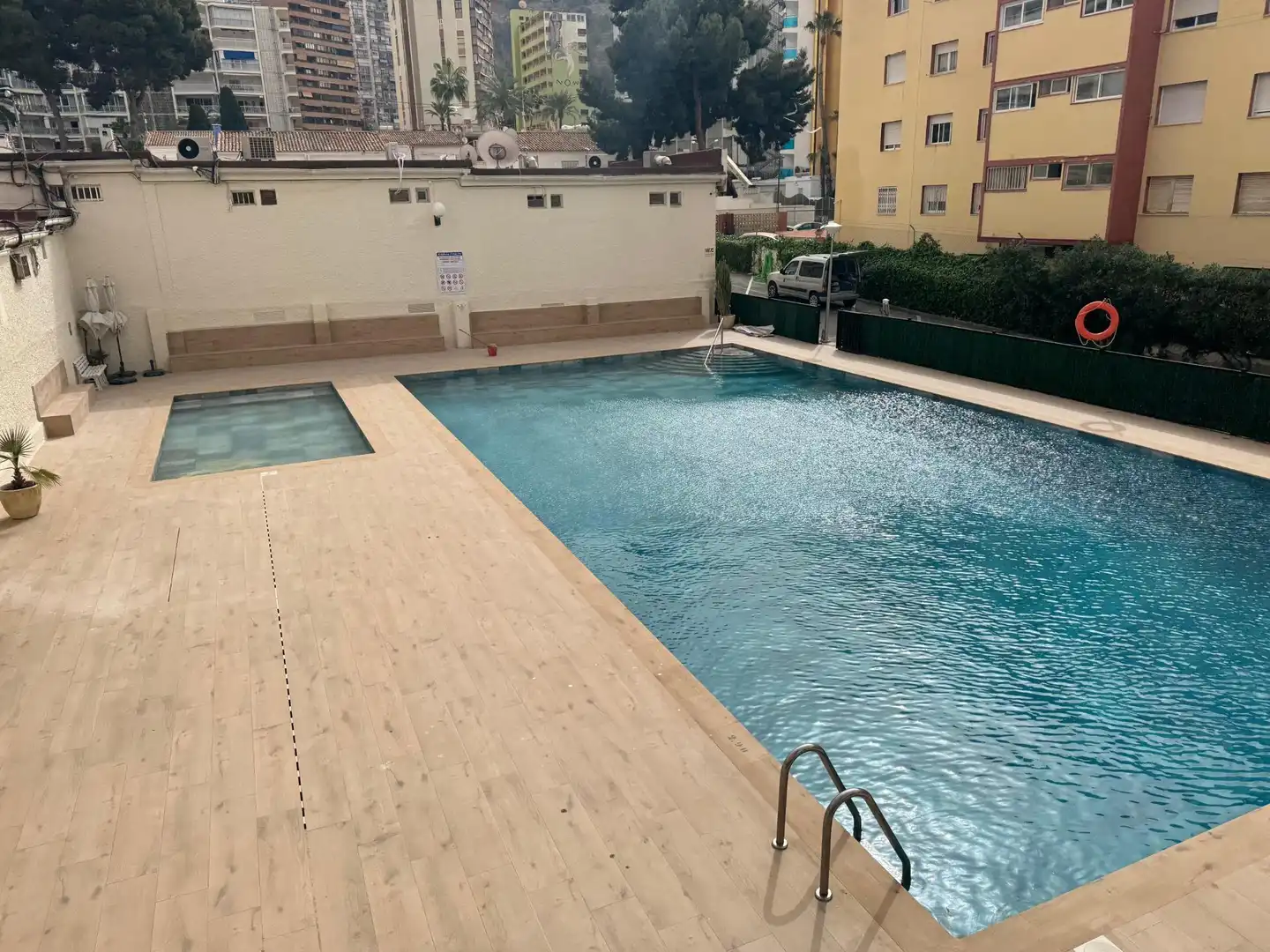 Pis amb piscina en venda a Calle LONDRES, imagen 3