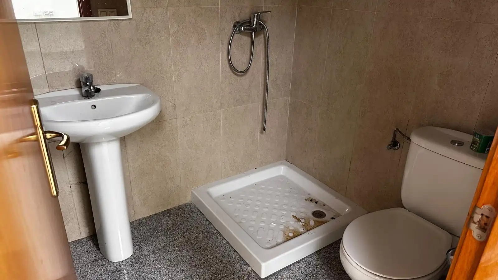 Baño de Local de alquiler en Cassà de la Selva con Aire acondicionado