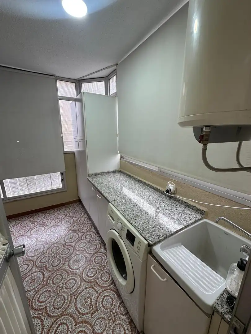 Cuina de Pis de lloguer en Fuengirola amb Aire condicionat, Terrassa i Moblat