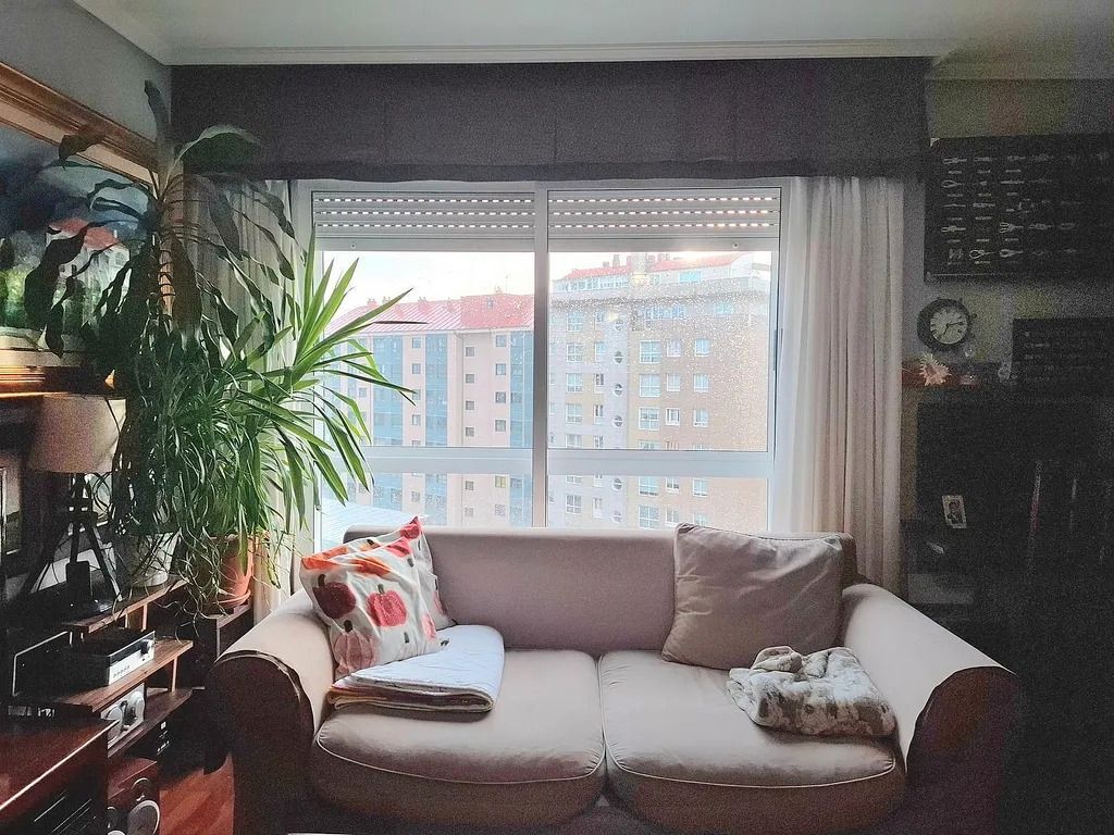 Sala de estar de Piso en venta en Vigo  con Calefacción, Parquet y Trastero