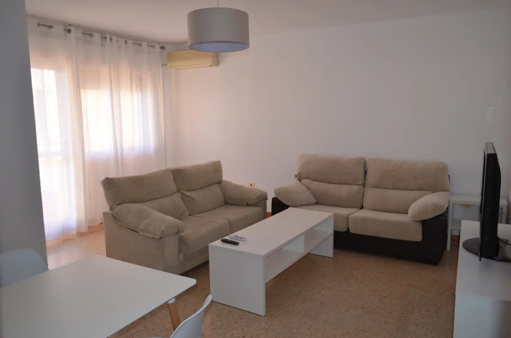 Sala d'estar de Pis de lloguer en Plasencia amb Aire condicionat, Calefacció i Terrassa