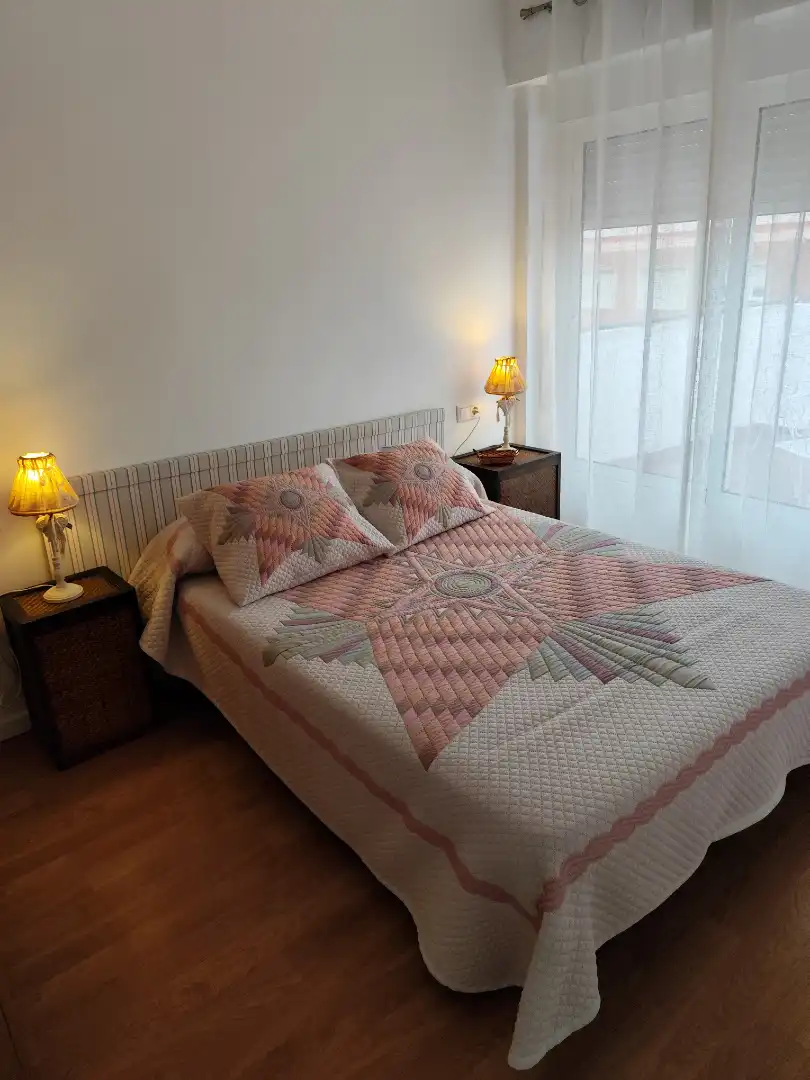 Dormitori de Àtic de lloguer en Alicante / Alacant amb Aire condicionat, Parquet i Terrassa