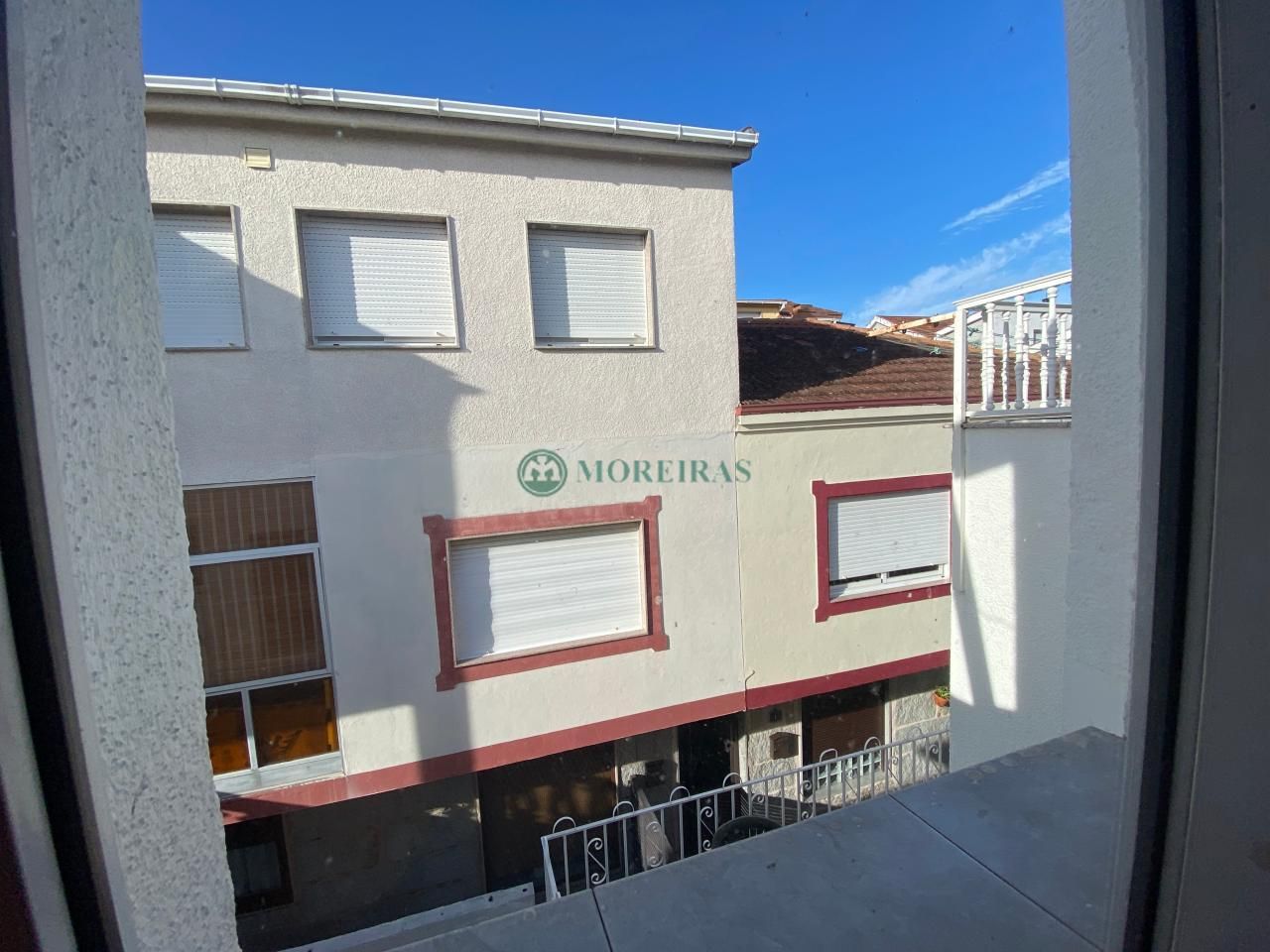 Vista exterior de Casa adosada en venda en Ourense Capital  amb Calefacció i Terrassa
