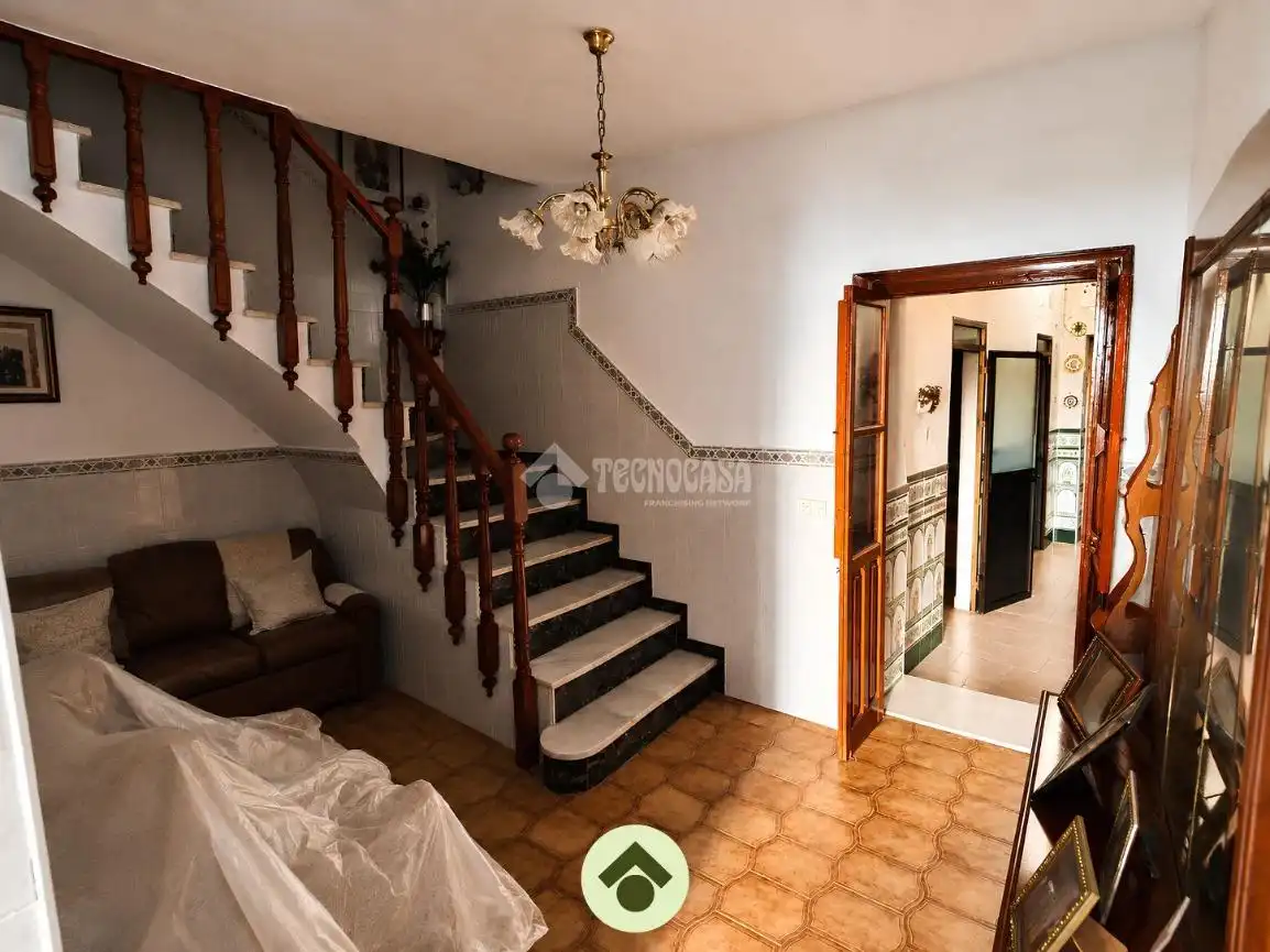 Houses for sale in El Carpio  with Air Conditioner and Furnished