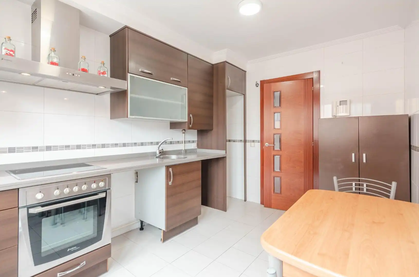 Flat with terrace for sale in Calle MANOLO QUIROS 2, imagen 11