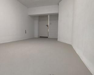 Box room to rent in Berango