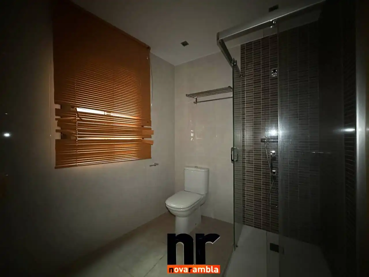 Bathroom of Flat for rent in Ripollet  with Heating, Parquet flooring and Storage room