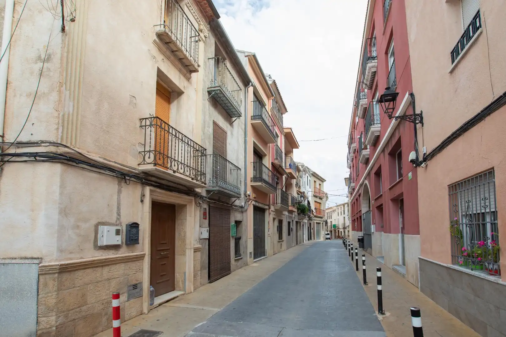 Exterior view of Houses for sale in Muro de Alcoy, Alicante