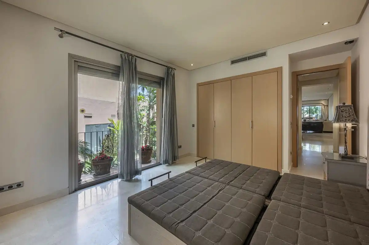 Piso con ascensor en venta en Milla de Oro, imagen 30