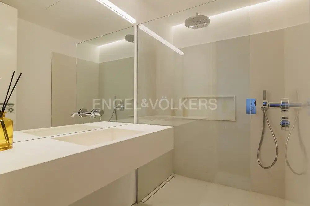 Baño de Piso de alquiler en Madrid con Aire acondicionado, Calefacción y Trastero